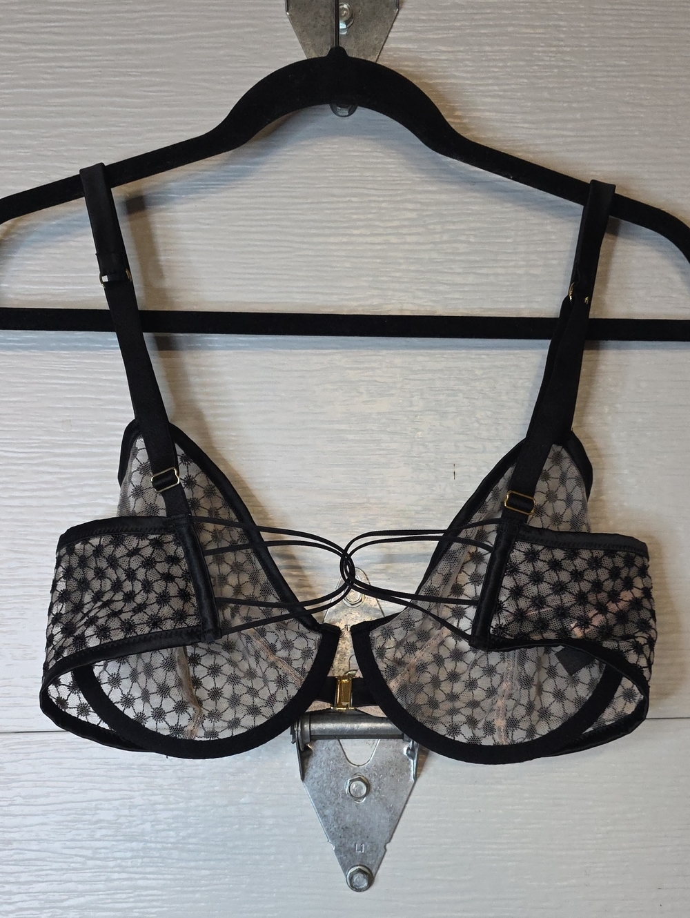Victoria's Secret Black Sheer Lace Underwire Bra with Gold Accent - Picture 2 of 3